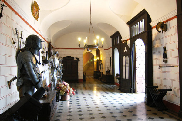 Sala delle armature Monticello d'Alba